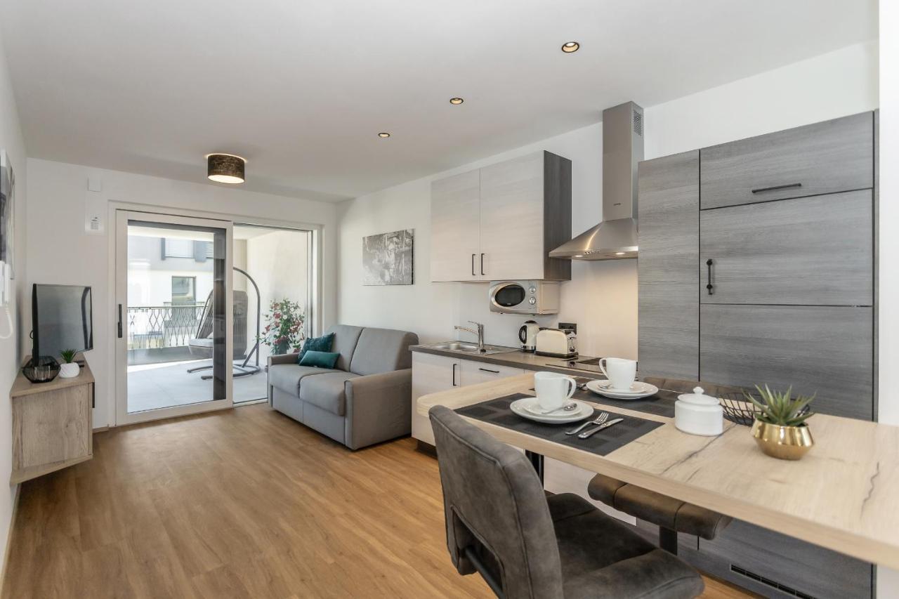 Justina 7 Apartments San Paolo  ภายนอก รูปภาพ