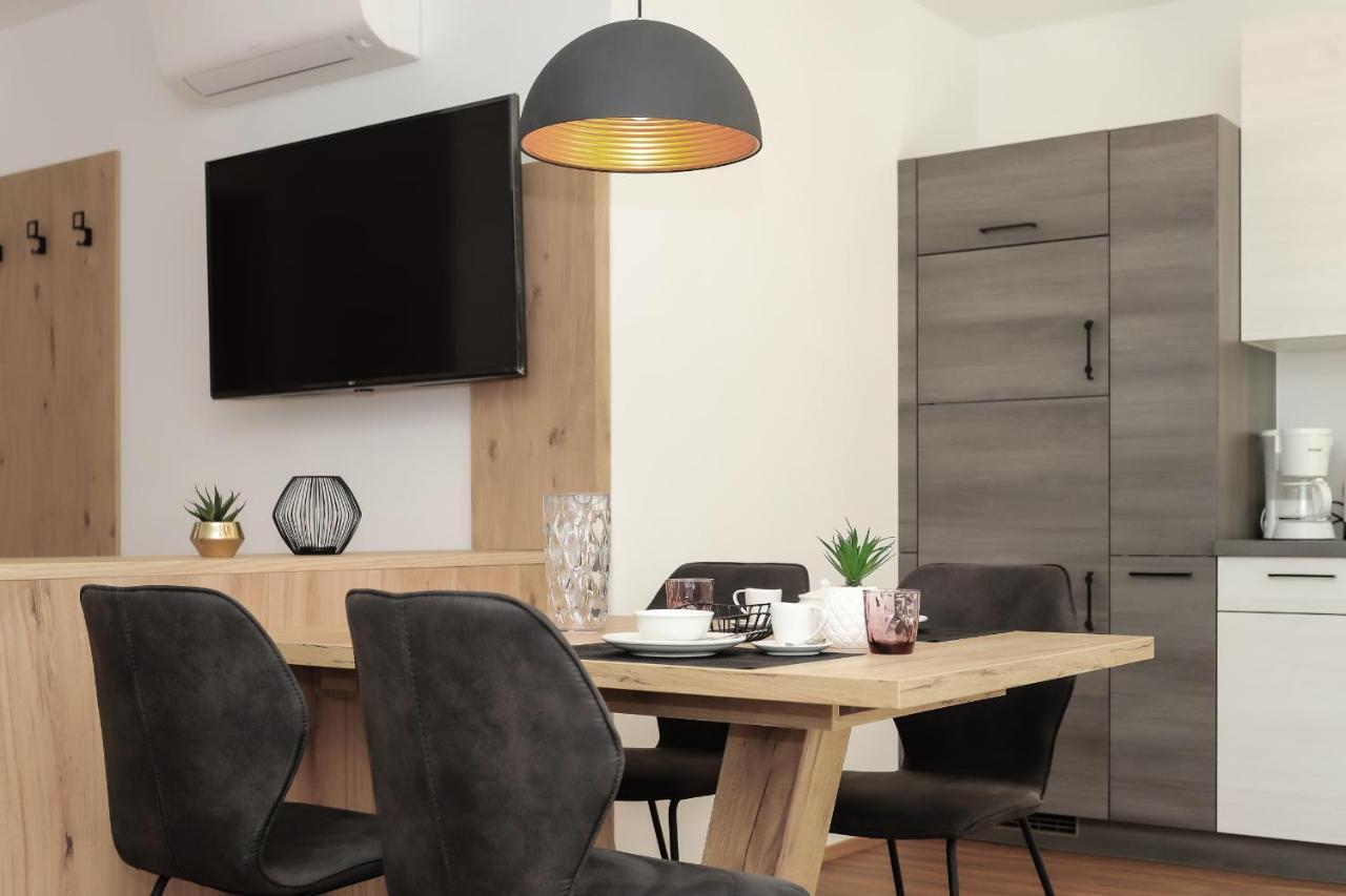 Justina 7 Apartments San Paolo  ภายนอก รูปภาพ